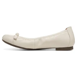 Amorie Flat (Wide)